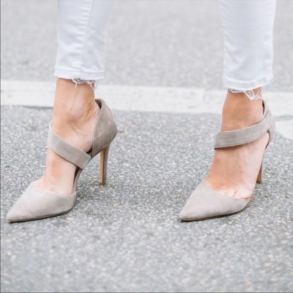 Vince Camuto Shoes - Vince Camuto Tan Pointed Toe Heels